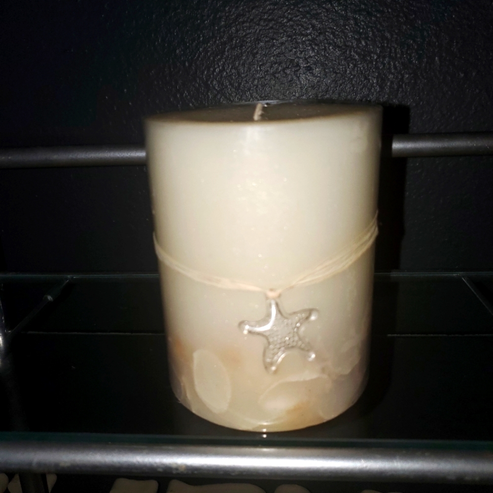 PARTY LITE! SEASHELL PILLAR CANDLE       ☆
